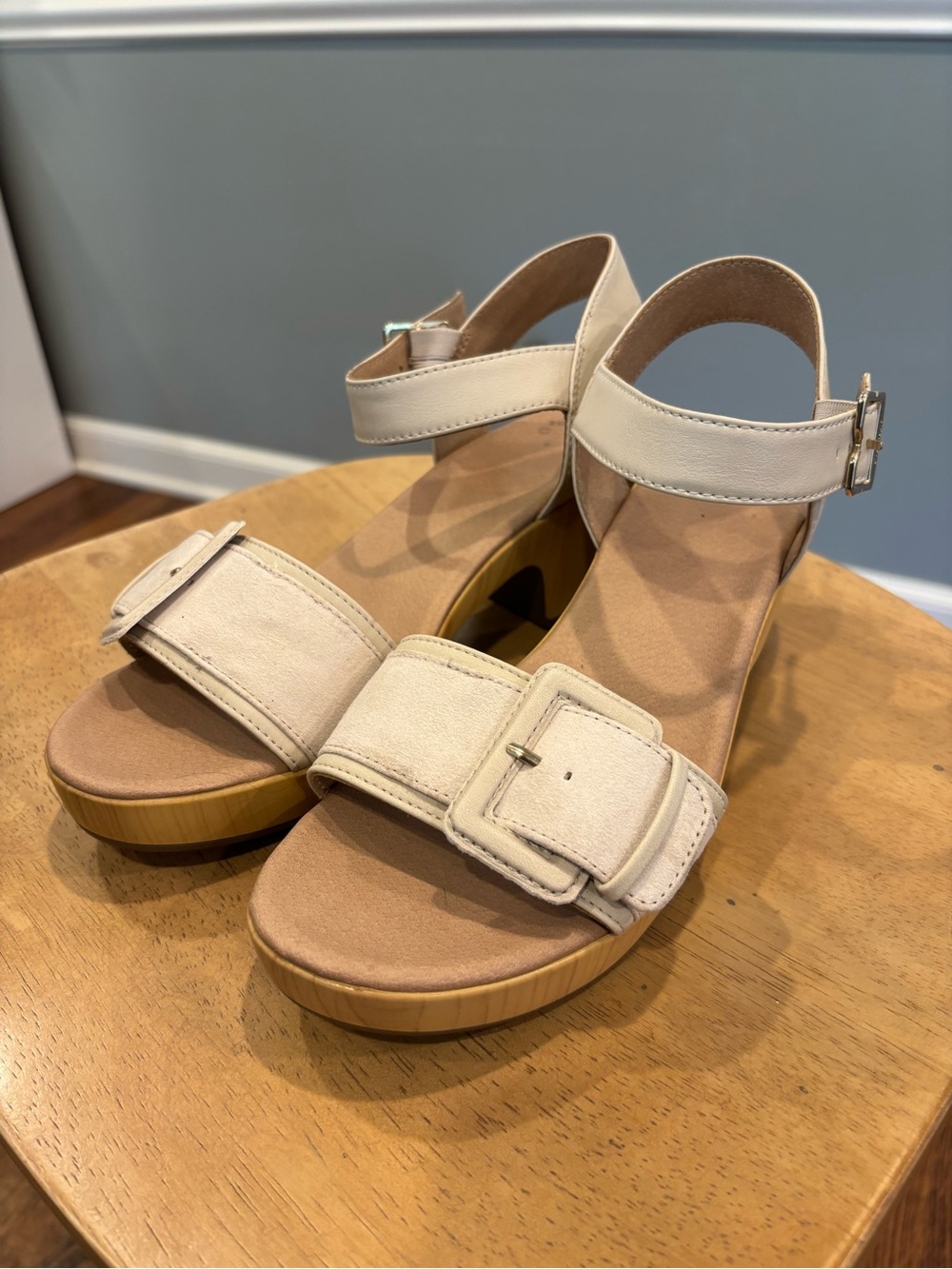 Dr. Scholl's Cream Platform Buckle Sandals